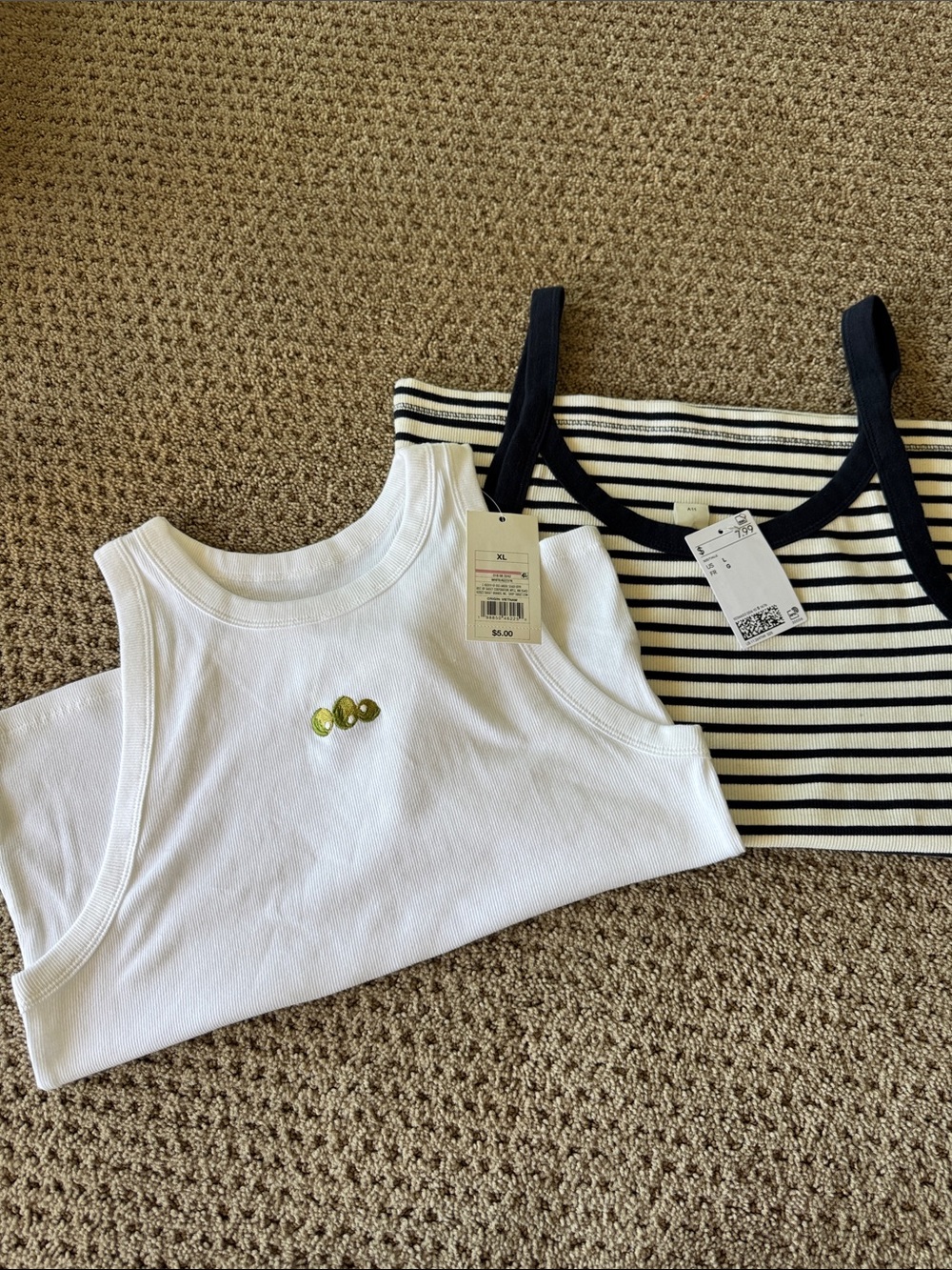 Summer Tank Top Bundle! 🤍🖤🫒🤍
